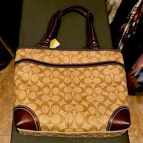 Coach Shoulder Bag - Authentic - Brand New - Picture 11 of 14